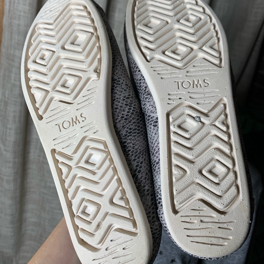 TOMS- snake skin slip ons! Brand new without tags - Picture 2 of 6